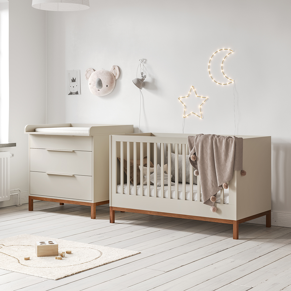 Wanneer baby alleen in babykamer? 