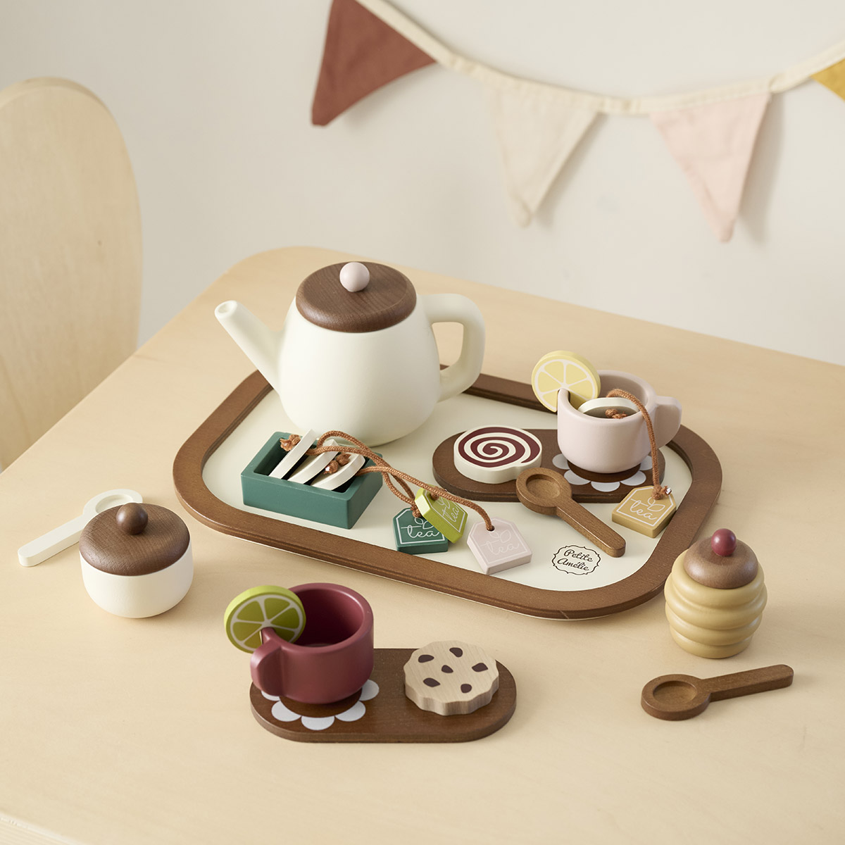 Accessoires et ustensiles de cuisine jouet en bois : le guide complet