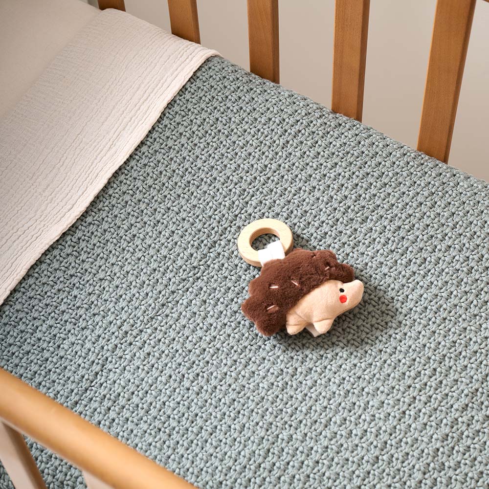 Organic cotton baby blanket makes an enduring baby shower gift ideas option for newborns