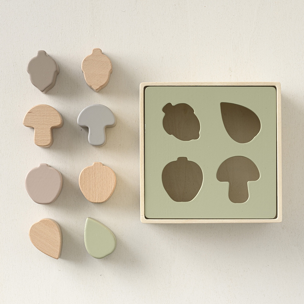 Boîte à formes en bois avec motifs forêt pour jeux d'éveil naturels