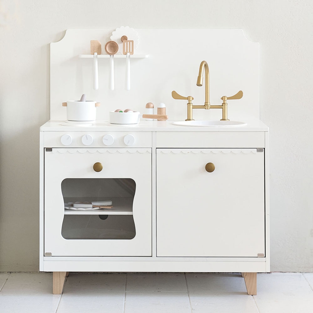Cuisine enfant bois Sorbier blanc avec ustensile cuisine enfant pour développement motricité
