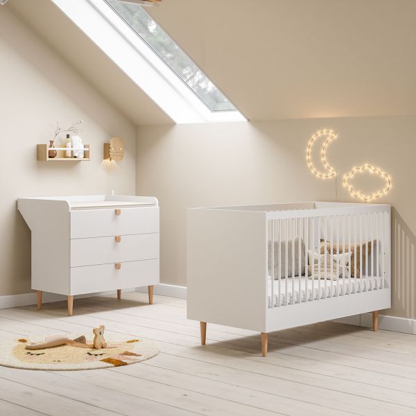 Babykamer 2-delige set met meegroeibed en commode in wit van Petite Amélie