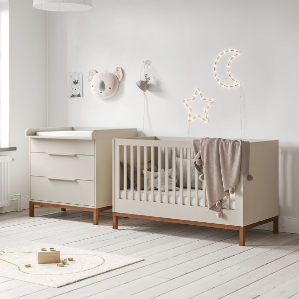 Babykamer 2-delige set met ledikant en commode in oatmeal van Petite Amélie