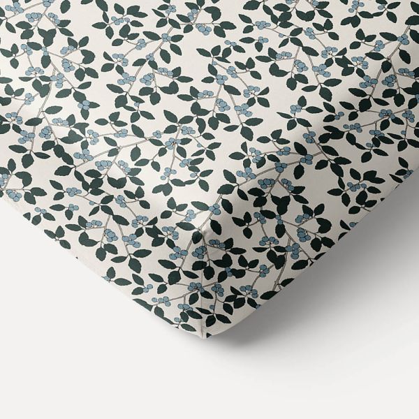 Hoeslaken met print van bessen 70x140 cm van katoen in beige en groen van Petite Amélie 