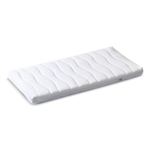 Koudschuim matras van gerecycled polyester en polyurethaan in 45x90 cm in de kleur wit van Petite Amélie