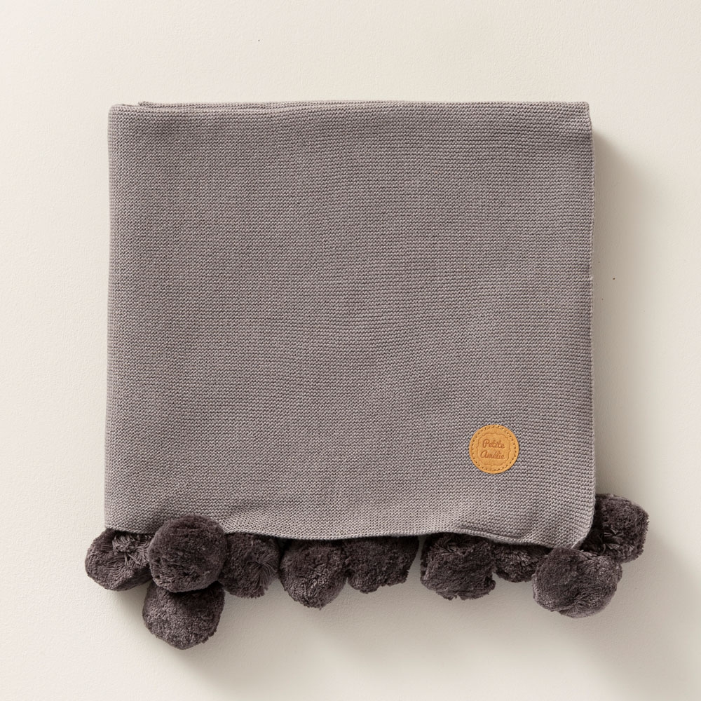 Ledikant- / peuterdeken 150x100 cm met pompons | Biologisch katoen  | Cadet grey