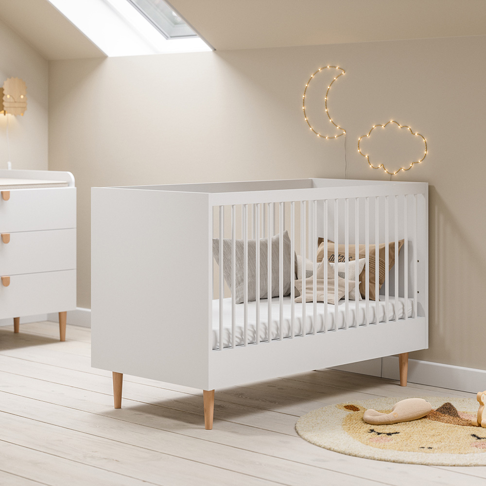 Lit bébé évolutif 70x140 cm ÉTOILE | blanc