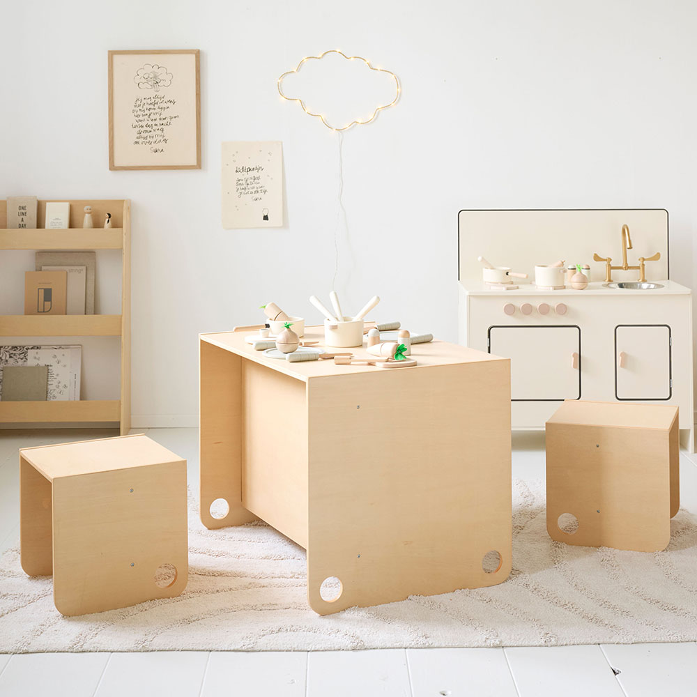 ZONEKIZ Tafel en 2 stoelen voor kinderen, 3-8 jaar, 3-delige set, diermotief, voor slaapkamer, speelkamer, poten van massief hout, groen