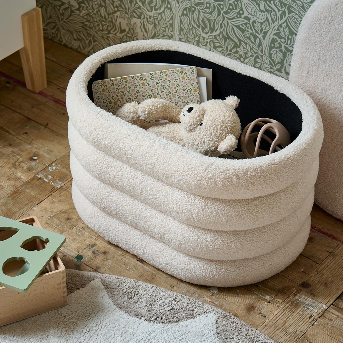 Comment faire pour que mes enfants rangent leur chambre : astuces bienveillantes