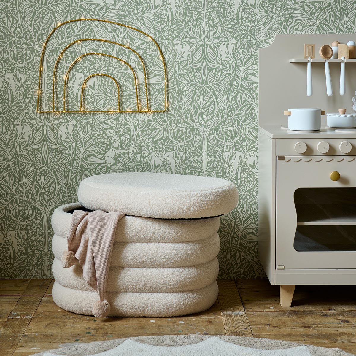 Comment faire pour que mes enfants rangent leur chambre : astuces bienveillantes