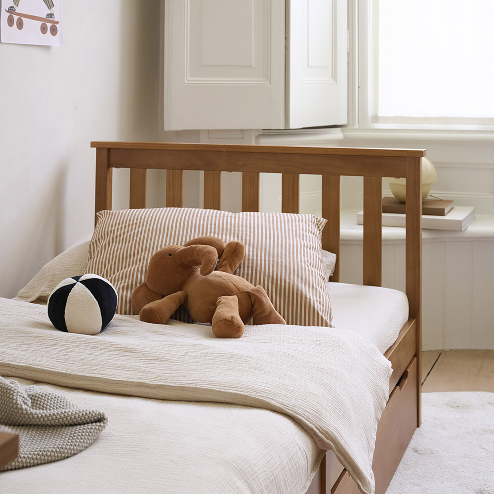 Child's bed / single bed «Milo» | 90 x 200 cm | Walnut