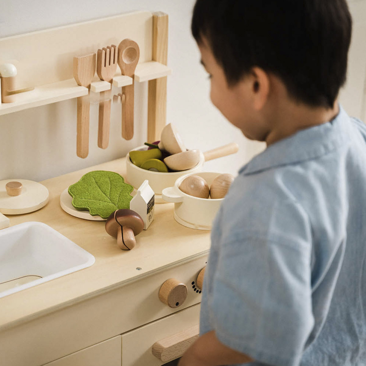 Vanaf welke leeftijd een speelkeuken? Leeftijdsgids per fase