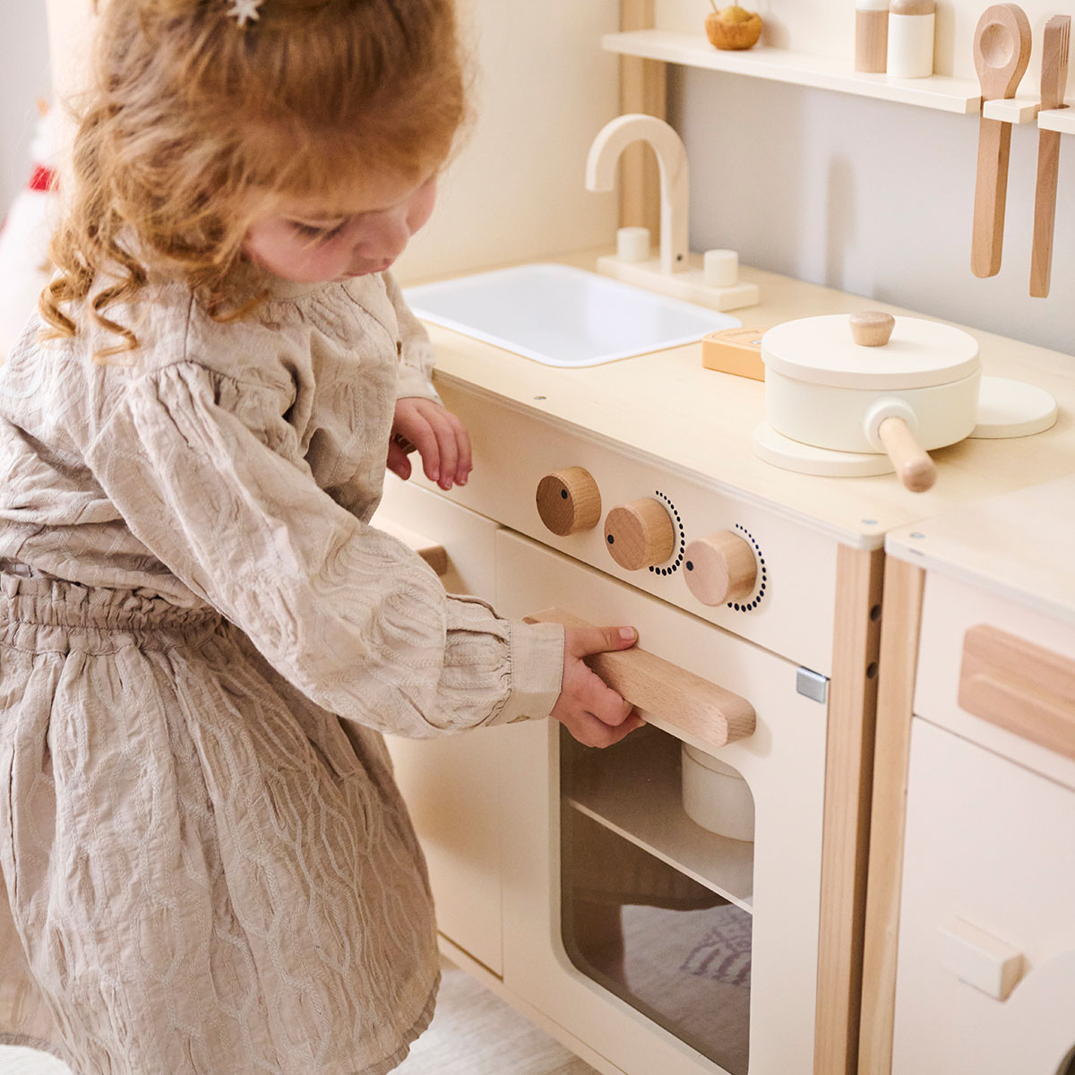 Ab welchem Alter ist eine Kinderküche sinnvoll? Altersempfehlung & Tipps