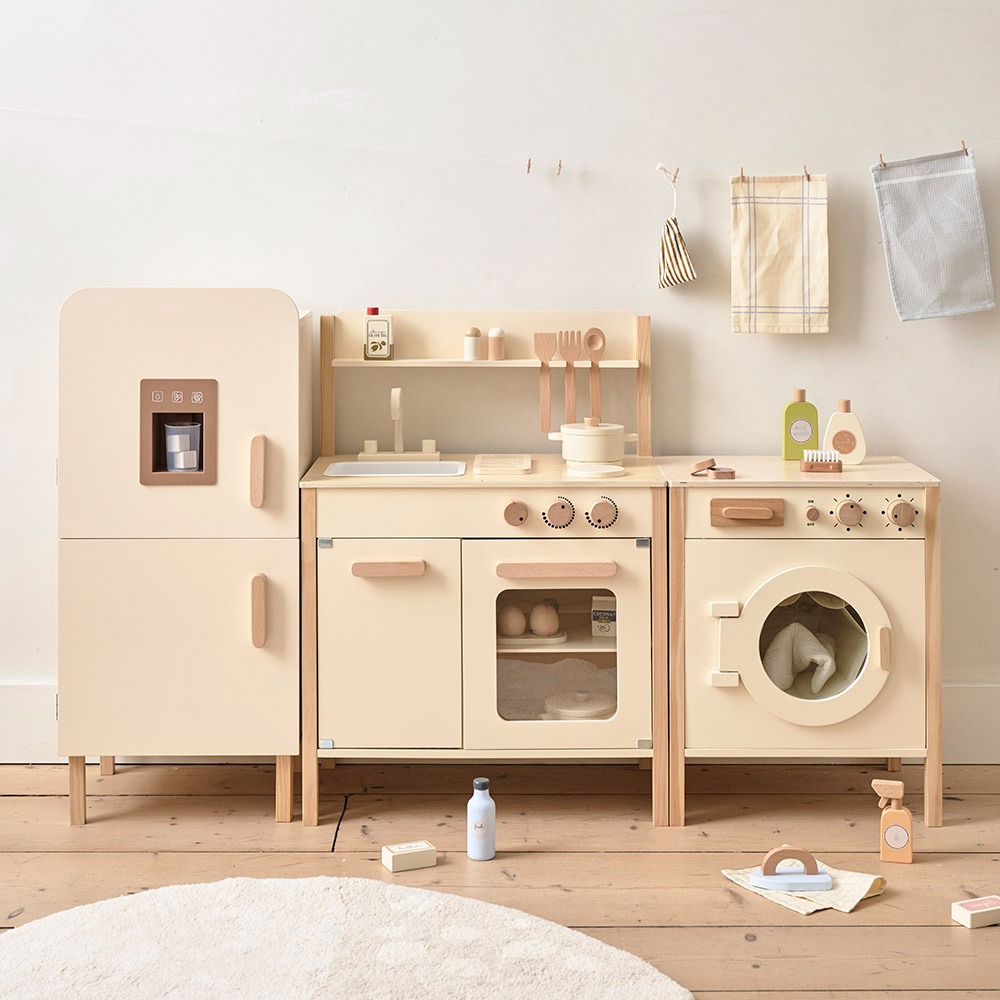 Houten poppenhuis speelgoed met meubels van Petite Amélie